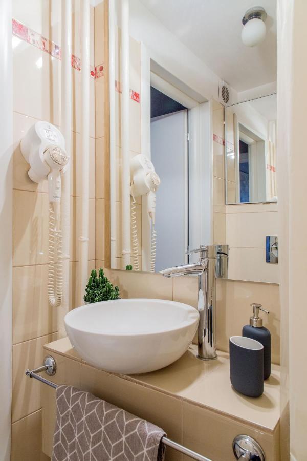 Spacious Downtown Apartment - Old Town Bucarest Esterno foto